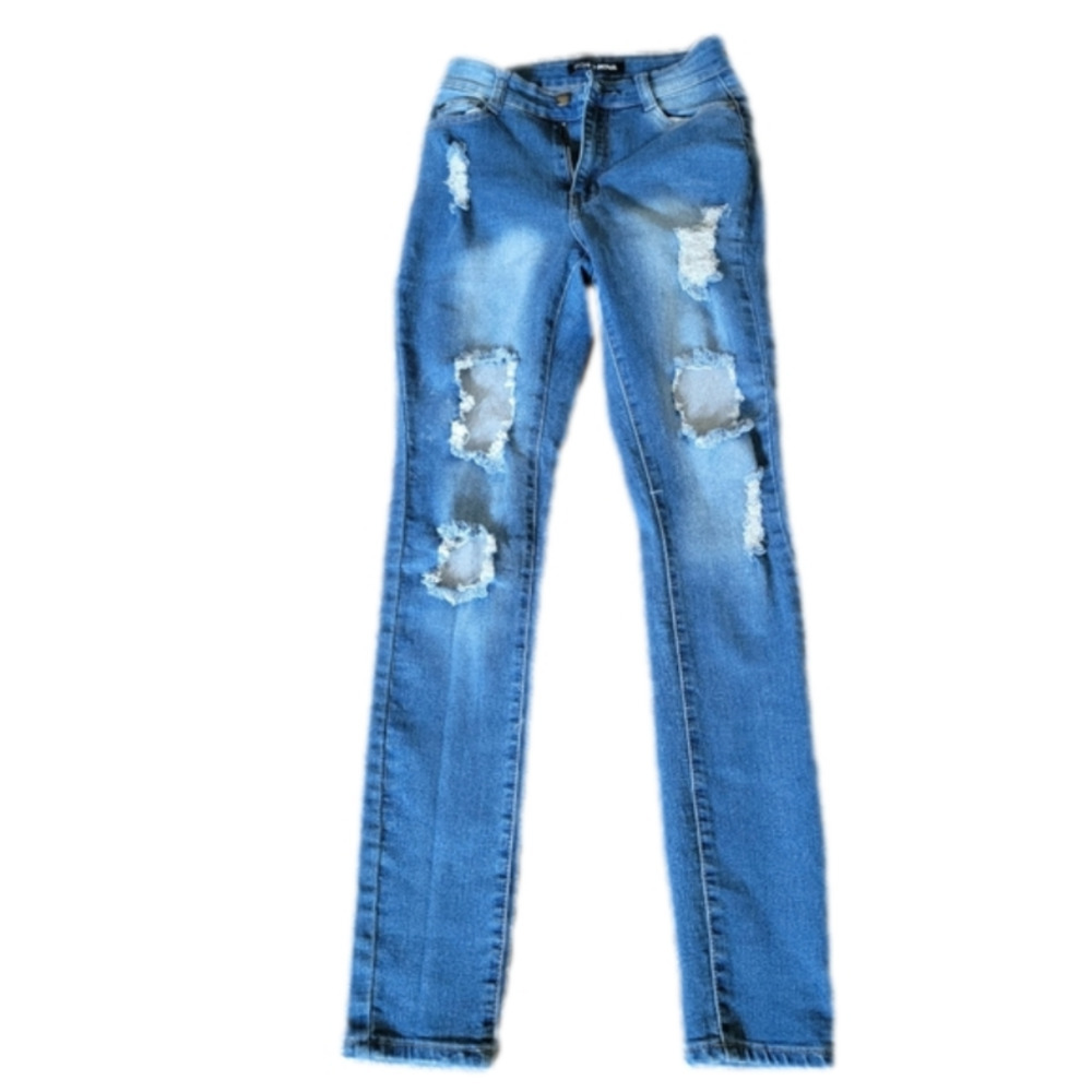 Fashion Nova Distressed/Destroyed Skinny High Rise Jeans Size 3/4
